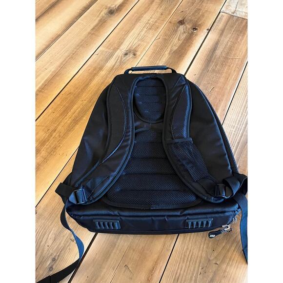 NWOT! Mobile Edge Scanfast MESFBP checkpoint friendly backpack. travel - Picture 5 of 9